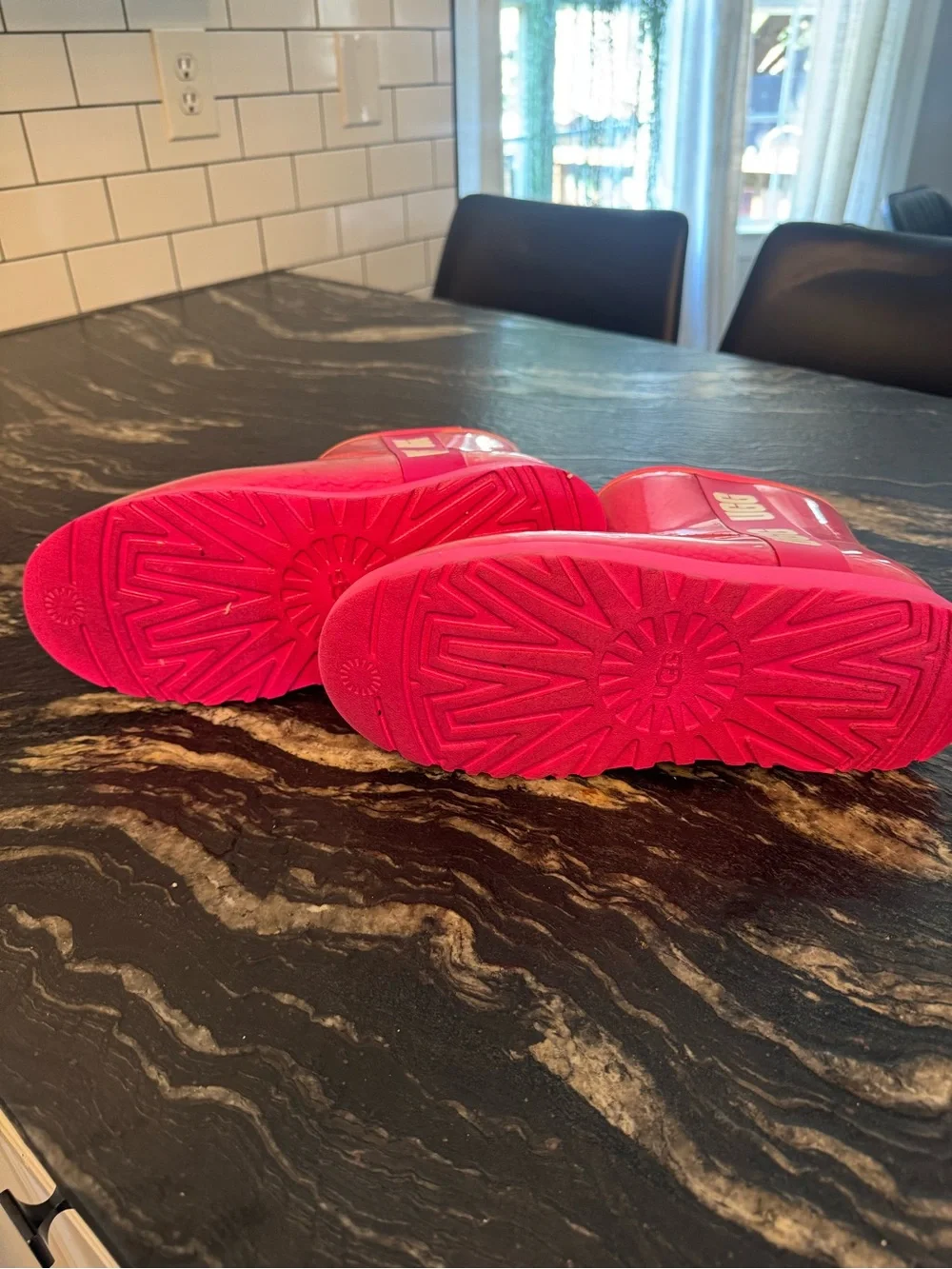 UGG vibrant pink